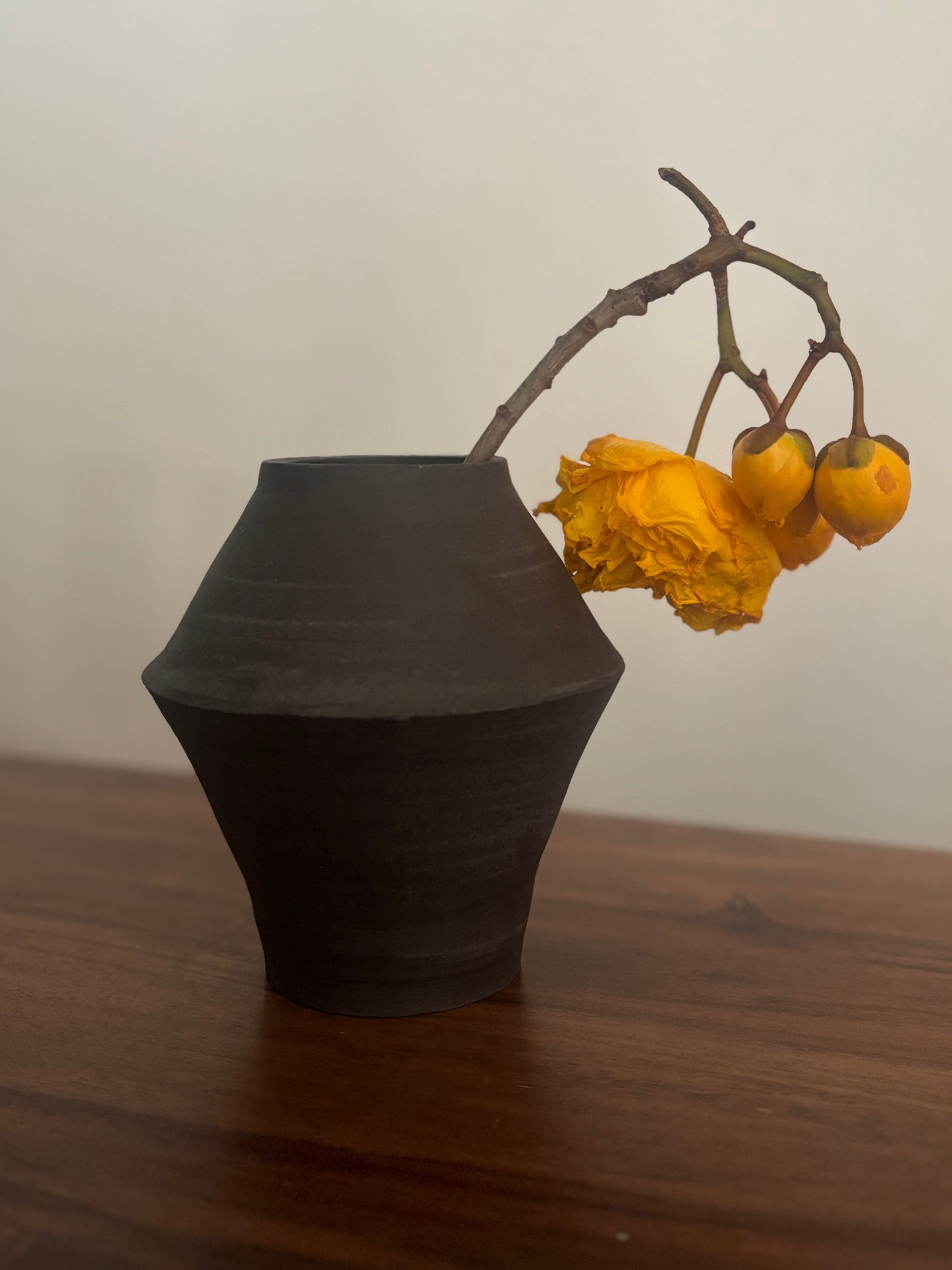 Karpa — Sculptural Vase